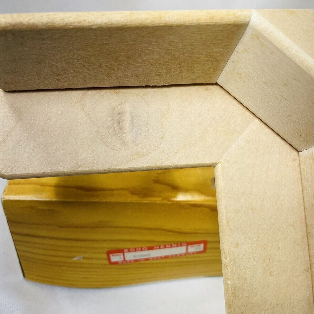 Bodo Hennig Dollhouse Eckbank Banquette Wood Bench Seat 226 DAMAGED MISSING LEG - Picture 4 of 4